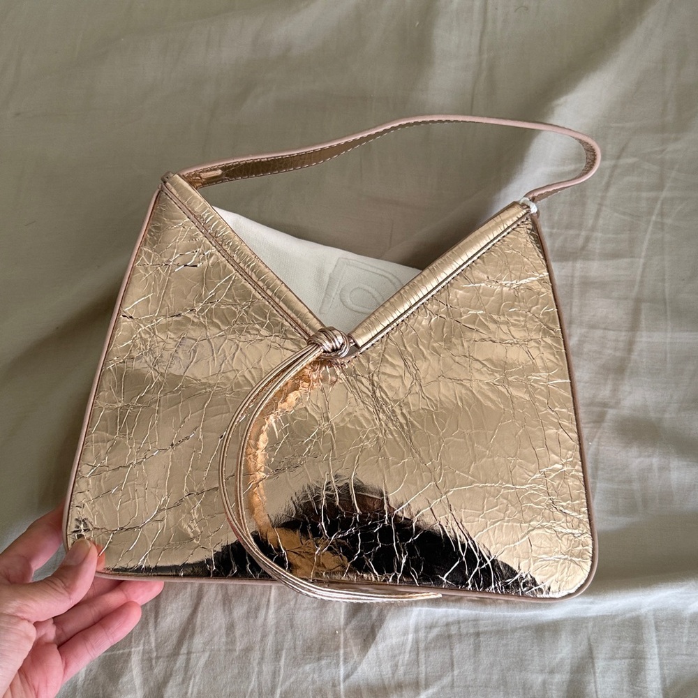 NWT REFORMATION Medium Chiara Convertible Bag, Champagne Crinkle Patent - Picture 4 of 9
